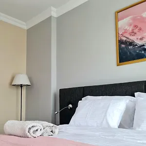 Budget Tourist , Arnavutkoy Турция